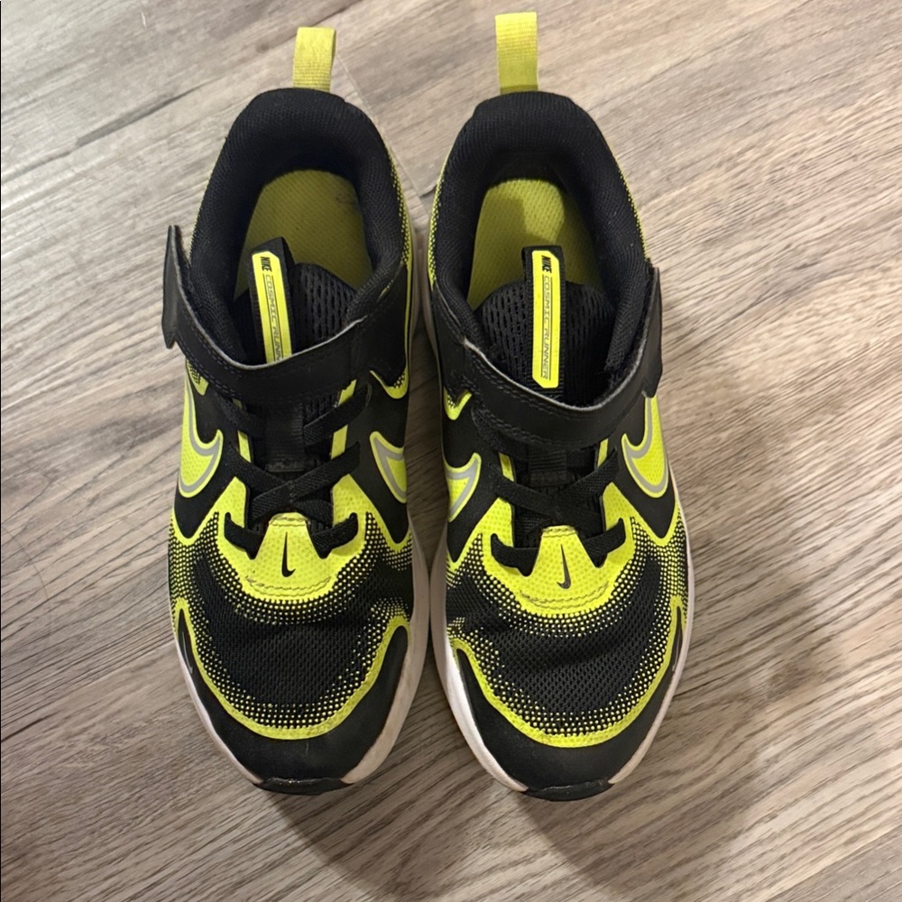 Nike Kid Black and Yellow Athletic Shoes
